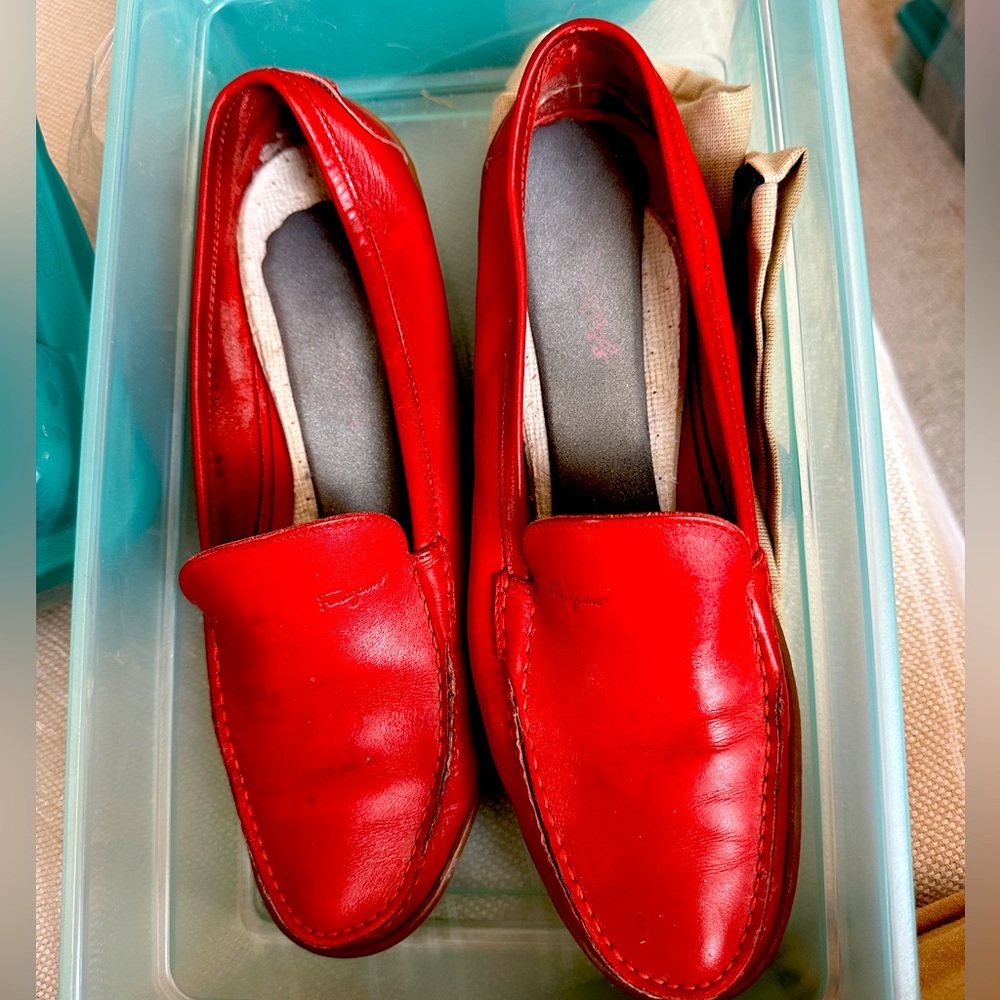 Salvatore Ferragamo flats 8 1/2